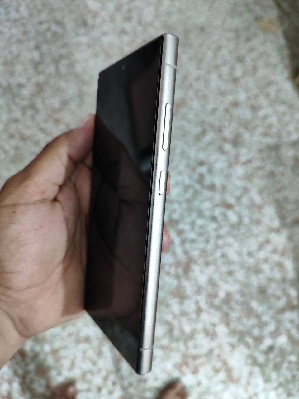 للبيع S24 كلش نضيف لا مفتوح ولا مبدل بي شي 
فقط هاي يم الكامره فطر كلش صغير بالكفر 
ذاكره 512 الكارت موجوده مال الصيانه 
سعره 950 مراسله خاص


**إذا كنت صاحب هذا الإعلان وتريد حذفه لأي سبب، رجاءا أرسل رسالة إلى الدعم الفني**