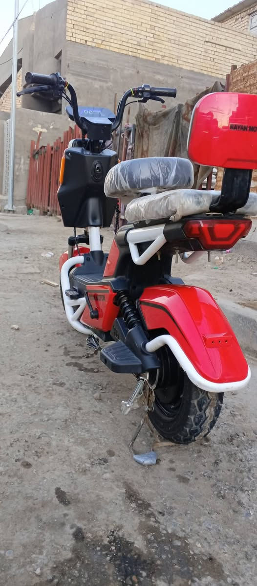 سلام عليكم
عندي دراجة لبيع موديل2025
عدد البطاريات4
السرعة 50
دبل إشارة 
عدد المو فاتيح2
السعر 400الف وبيها مجال 
رقم الهاتف ***********
الموقع بغداد حي البتول شارع مدرسة الخيرات 
غير متواجد على الفيسبوك
