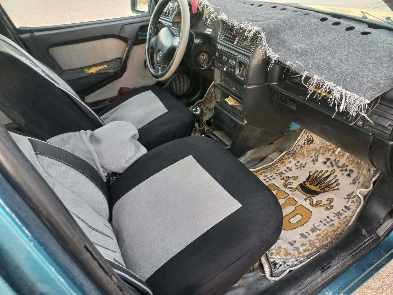 عندي أوپل 18موديل 1992سياره نضيف رقم موبايل ***********
