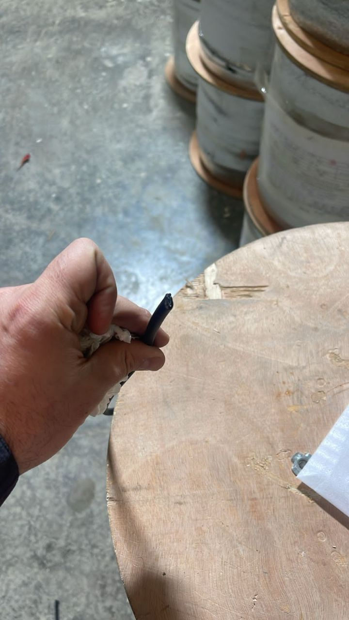 عرض خاص … الاسعار الجديده 

كيبل قطري البكرة 1000 متر دبل تسليح
نوع الشعرة (FiberHome G652D)
الكيبل قطري متوفر بسعات متعددة :-

1-Fiber Optic Cable 4 Core GYXTY-4B1 ---- 
تك تسليح 

2-Fiber Optic Cable 4 Core GYXTW-4B1 ---- 
دبل تسليح 

3-Fiber Optic Cable 6 Core GYXTY-6B1 ---- 
تك تسليح 

4-Fiber Optic Cable 6 Core GYXTW-6B1 ---- 
دبل تسليح 

5-Fiber Optic Cable 8 Core GYXTW-8B1 -----  
دبل تسليح 

6-Fiber Optic Cable 12 Core GYXTW-12B1 -----  
دبل تسليح

للاستفسار مراسلة الصفحه 
يتوفر توصيل  لكل لمحافظات


**إذا كنت صاحب هذا الإعلان وتريد حذفه لأي سبب، رجاءا أرسل رسالة إلى الدعم الفني**