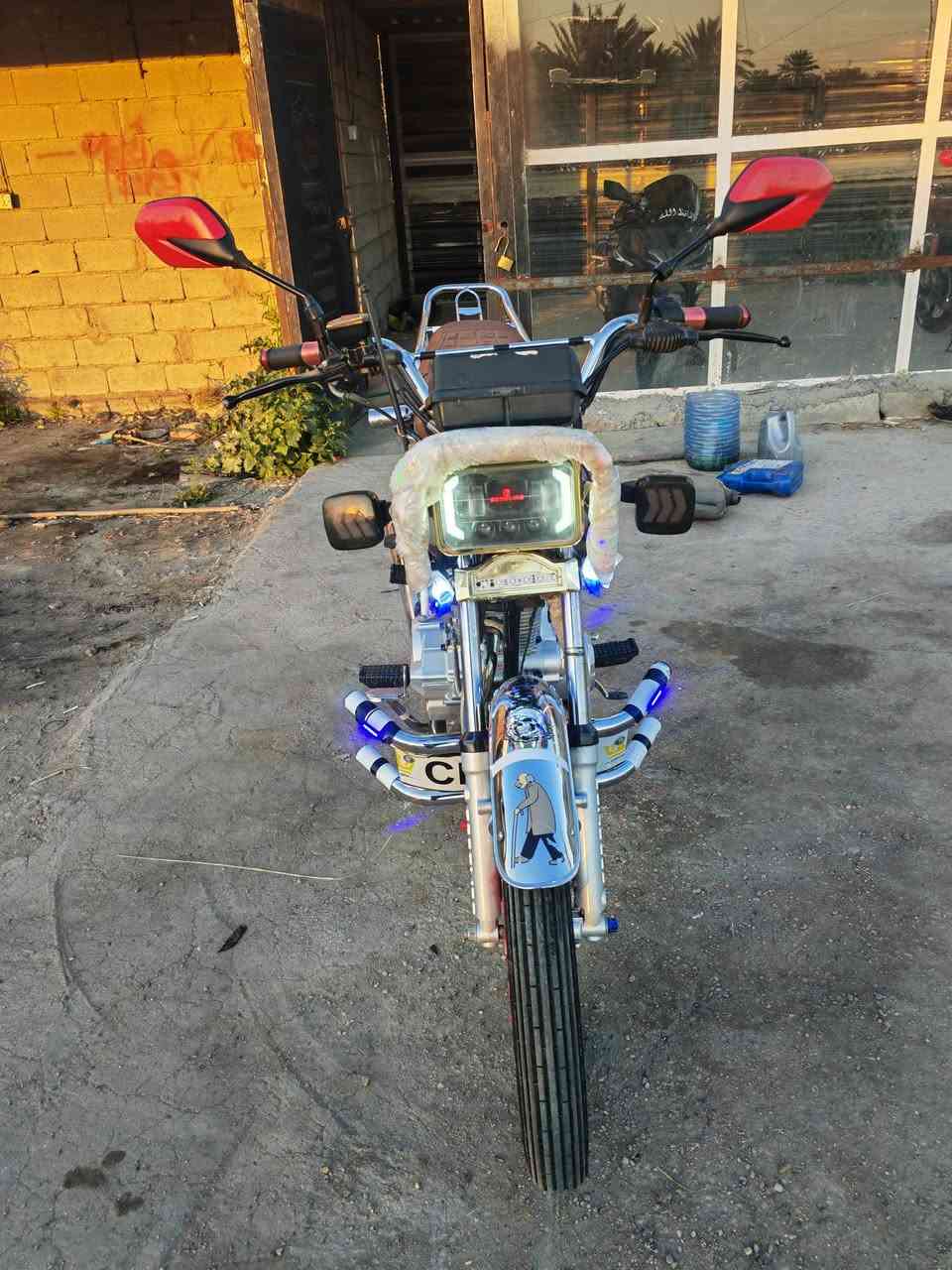 سلام عليكم شباب دراجه للبيع  موديل 2025
اوراق كامله  الدراجه خير من الله شلعه ومعدل 
 العنوان اليوسفيه معمل زينب 
سعره 950👉 جماعت 800اعبر المنشور احسن
رقم ***********
***********
