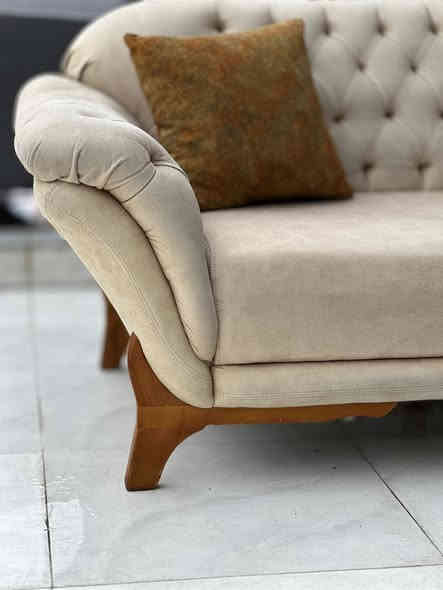 (قياسك محير او قياسك كبير )  هذا الكورنر قياستك كورنر تركي  U وتكدر تخليه حرف L   نسبة نضافته 100/100مستخدم  ايام قليله اخو الجديد هيكل  والقاعده والرجل بل كامل خشب زان قماش شاموا وترو بروف   مقعد طبي سوفت امريكي فول بوليستر   
قياسات الكورنر حاليا  350سم/3 سم/340سم/
 جوكرات بيه 2 والزاويتين متحركة هم جوكر  تكدر تغيير القياسات براتحك   عنوانه اربيل زانكو 99 قرب مطعم كص سنگر يوجد توصيل ل بغداد ولباقي المحافظات   *********** واتساب فقط علي
