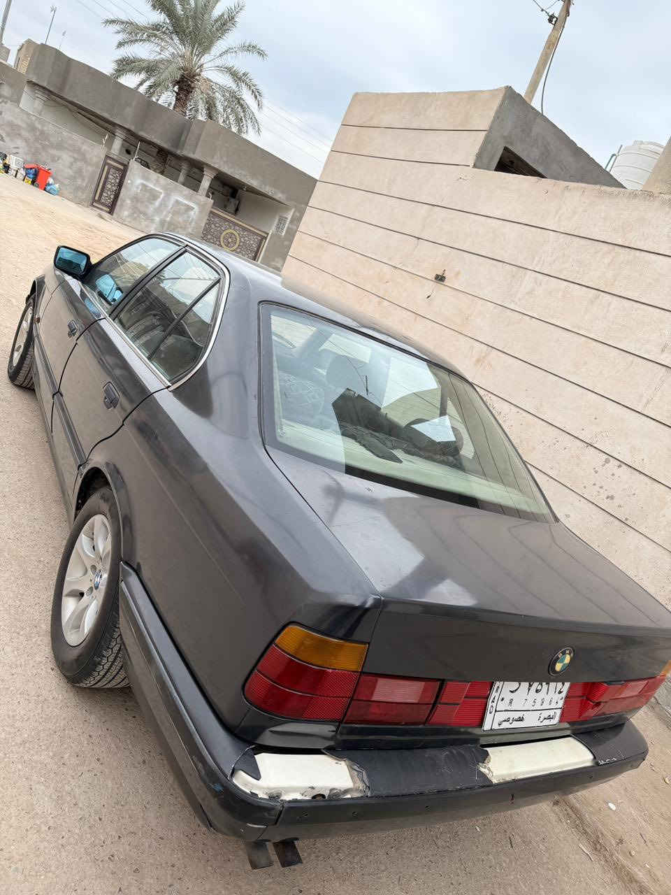 السلام عليكم BMW حجم 525 موديل 1991 اللون اسود غير محدد محرك 25 مفتوح تبريد مايشتغل مااعرف شنو بي كهربائيات شغالة حداد 70‎%‎ تايرات جدد رقم بصرة ألماني سنوية كارتونية منتهية  راعيها يريد تحويل ملاحظه حالياً السيارة خابطة بسبب الحماوة  يحتاجلها كازكيت فقط السعر 32$ورقة مكاني البصرة للاستفسار ***********
