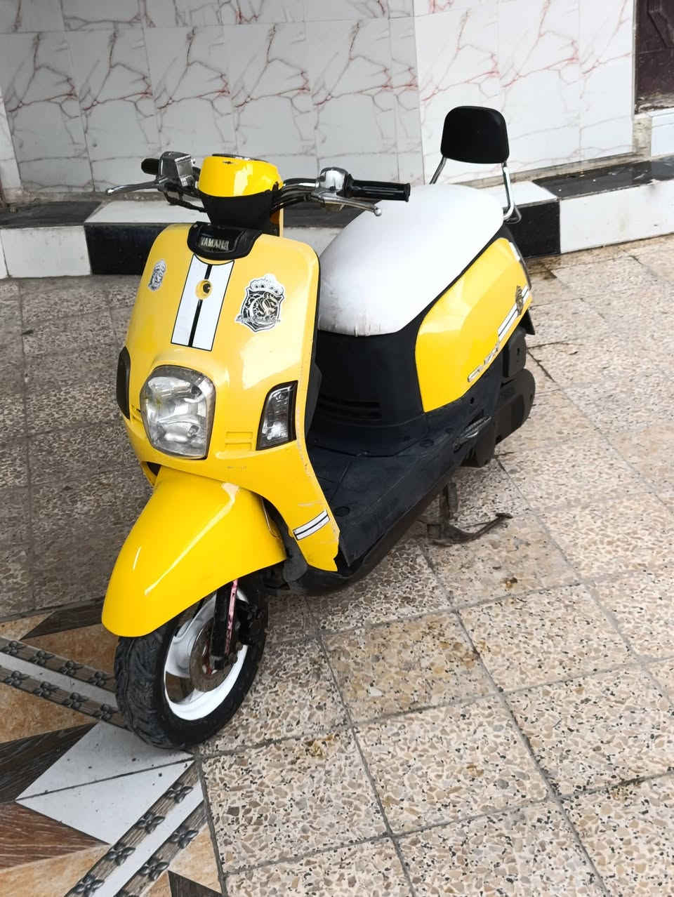 السلام عليكم
مااكس بوليس  ياباني 120
 (محرك ما مفتوح   بلادي شرط الفحص)
 دراجه فوول نضافه وكفرات بلاد كله مختمه
شلعه ومعدل  110 فوول متنكض
كلشي شغال وعل بلاد سلف  اشاير كلوبات سكنات شاشه و عينه  عداد السرعه شغال عداد البانزين شغال  اي نقص ما بيهه 
احلا من صور بالف مره 
سعر 850 وبيهه مجال 
شراي يتصل
مكاني بصره 
 
  ***********
