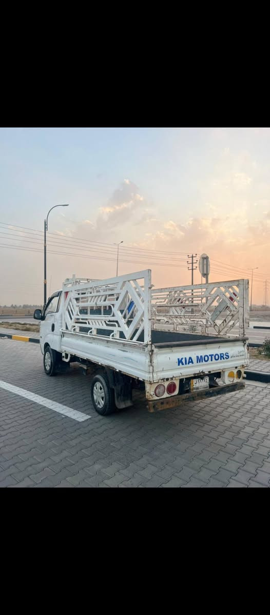 السلام عليكم للبيع كيه موديل 12 مسكر رقم بصره تحويل ثاني يوم مكفوله من الضربه وشاصي ورقم شاصي مكان السيارة بصره الاستفسار *********** السعر 83وبيها مجال قليل
