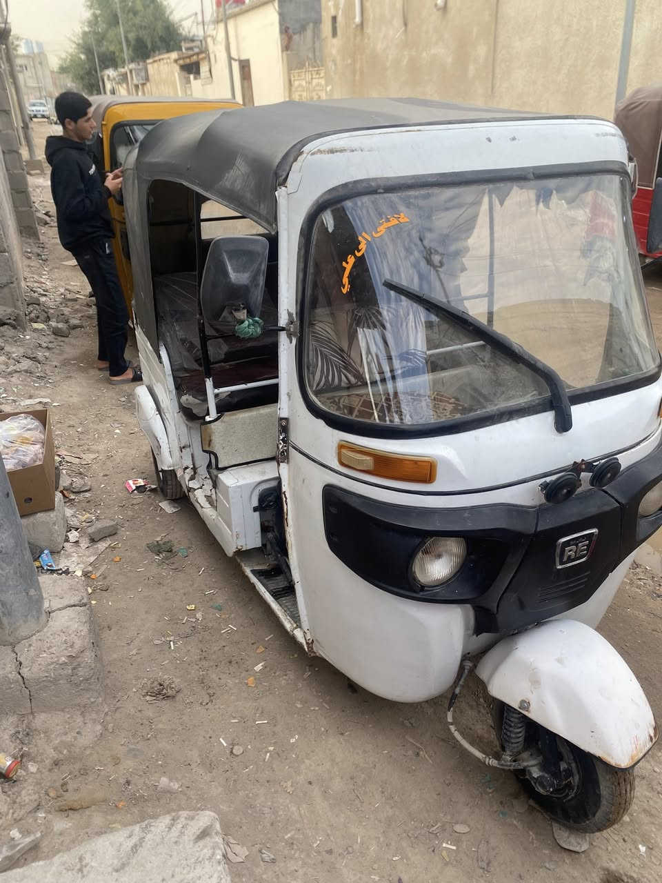 سلام عليكم تكتك للبيع مديل ١٨ مكينه مبدل ٢٠ مستعمله بس نضيفه تكتك أوراق مكاني خور الزبير سعر ٣ رقم ***********
