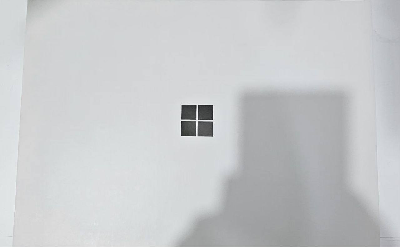 💻 Microsoft Surface Pro 12 – إصدار Snapdragon X Plus
إذا تريد جهاز يجمع بين الأداء العالي + الذكاء الاصطناعي + بطارية جبّارة… فهذا هو خيارك المثالي 💪✨
━━━━━━━━━━━
🚀 المواصفات:
⚡ المعالج: Snapdragon X Plus (جيل جديد – سريع وموفّر للطاقة)
🧠 الرام: 16GB – أداء سلس بدون تعليق
💾 التخزين: 512GB SSD – سرعة ومساحة ممتازة
🖥 الشاشة: لمس عالية الدقة – ألوان خرافية
✍️ مرفق قلم – مناسب للرسم والكتابة
🔋 الاستخدام: مشحون فقط 5 مرات (يعني شبه جديد)
━━━━━━━━━━━
💡 ليش تشتريه؟
✔️ مناسب للدراسة والشغل والتصميم
✔️ خفيف وسهل الحمل – تشتغل عليه بأي مكان
✔️ بطارية تعيش وياك يوم كامل
✔️ تقدر تستخدمه تابلت أو لابتوب بكل مرونة
━━━━━━━━━━━
📦 جهاز نظيف جداً – فرصة ما تتكرر!
🔍 فحص كامل قبل الاستلام
🛡 ضمان تجربة – أي خلل مصنعي تبديل
📲 للحجز والاستفسار راسل واتساب الآن  ***********🚀
