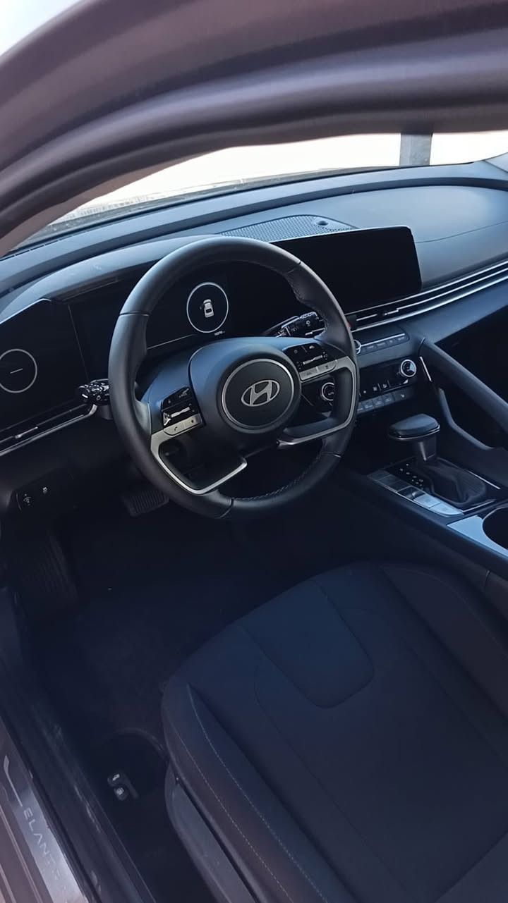 الإنترا موديل٢٤ فول مواصفات وارد أمريكي 
بدون ايرباك 
المواصفات.......
فتحه سقف اسلايت 
بصمه تشغيل 
بصمه ابواب 
تشغيل عن بعد 
رادار أمامي 
لد داخلي 
كراسي تدفئه
رادار خلفي 
رادار جانبي 
ويل كب 
اضويه زنون ابلادي
تحديد مسار 
مثبت سرعه 
وقوف ذاتي 
مانع اصتدام
شاشه دجتل  
كامرا امامي وخلفي
محرك 2000دوش
ماشيه ١٧
تخم تاير ويل كب 
السياره نظافه جديده 
أرقام فحص مؤقت 
تحويل مباشر 
١٦٥$
للاستفسار الاتصال على الرقم ***********
