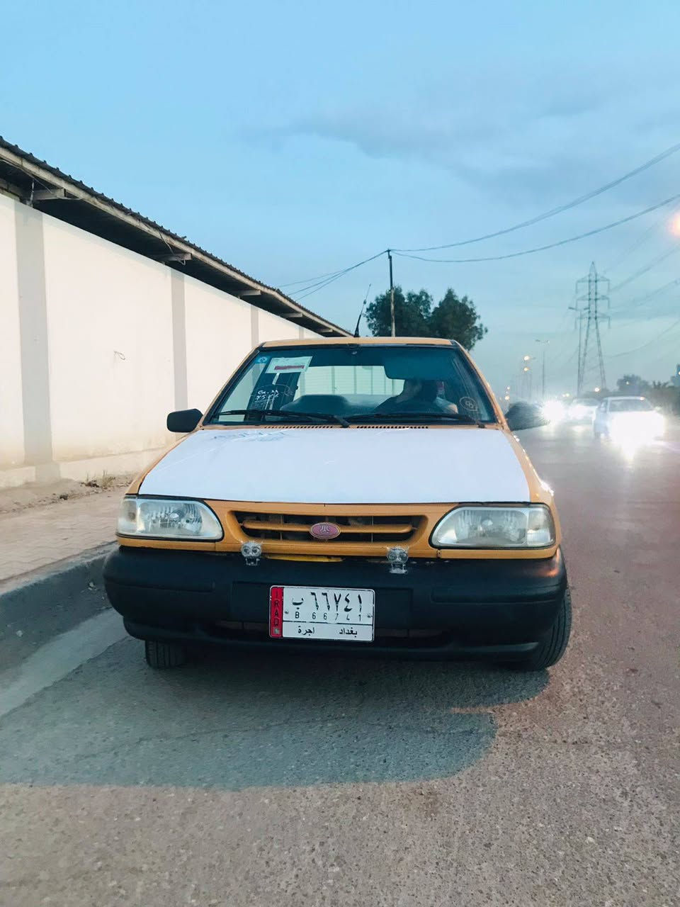 سلا عليكم سايبه 2012 مصفره هيه وغرامات مكينه وكير مكفوله شاصي معمر بيه ضربه بصيطه جاملغ امامي السعر 26 عنوان كاضميه الهاتف ***********
