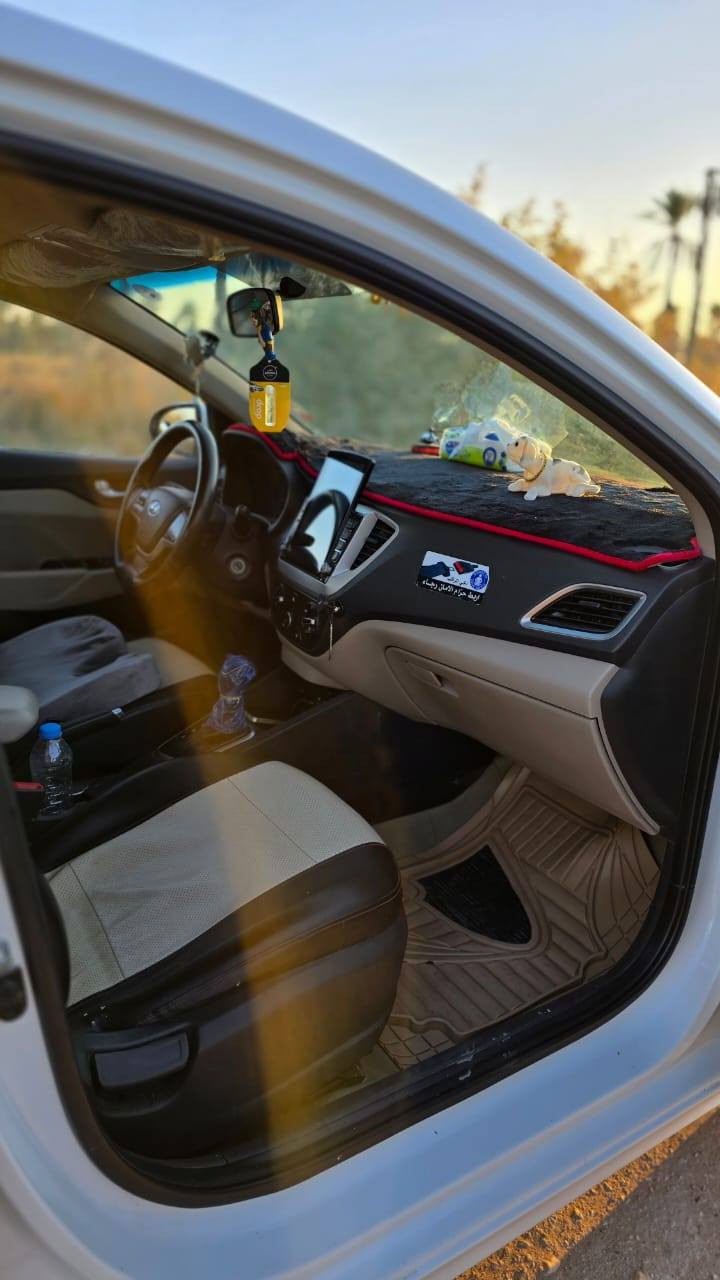 سلام عليكم سيارة  اكسنت للبيع2019وارد خليجي بيهة ضربة بصيطة بل باب الخلفي
فول مواصفات فتحت صقف اشاير مري شفط اربعة ديسك مكينة ألف او ستمية دكشن عالي رقم اربيل ماشية 170 السعر120او بيهة مجال بصيط سيارة مال جناي مكاني كربلاء طويريج رقمي ***********
