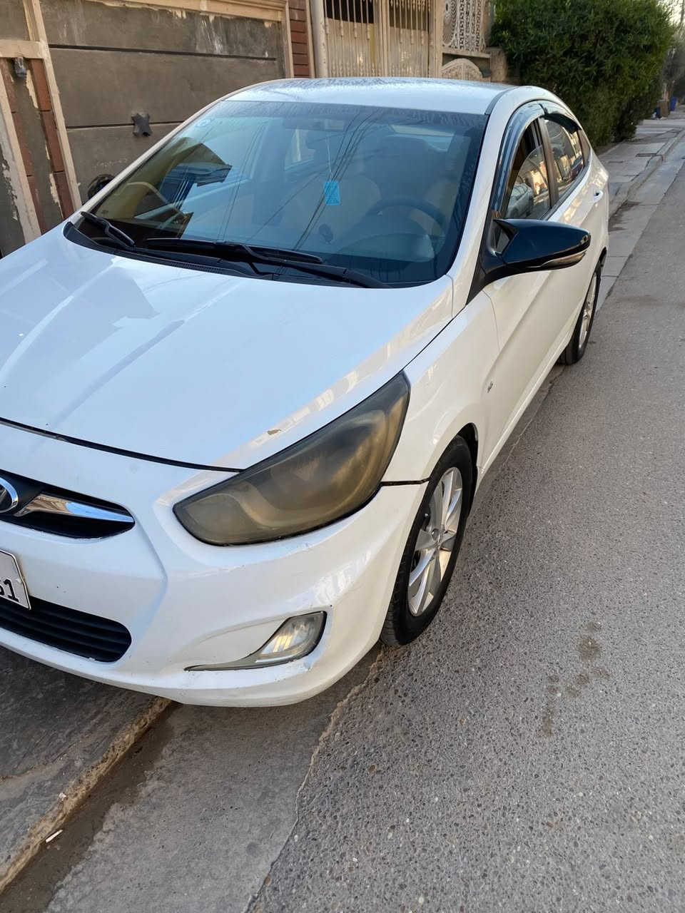 السلام عليكم 
اكسنت 2012 خليجي مال شركة تجي مواصفات عادية ماشية 192 الف كيلو سيارة جاهزة من كلشي رقمهة بغداد الجديد باسمي سعرهة 90 ورقة وبيهة مجال 
*********** محمد
