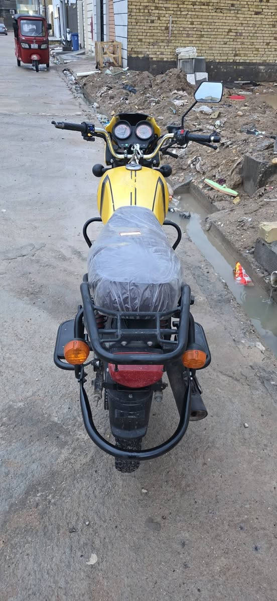 دايوان نفخ موديل 23 مرقم وكامل سنويه ب اسمي لوحات موجوده دراجه مكفوله كفاله عامه مابيه اي مشكله كهربائيات كله شغاله فقط التانكي مزلغ بس هاي بيه غيره مابيه اي خلل مكاني قلعه سكر سعره مليون و ٩٠٠ وبي مجال 
***********
