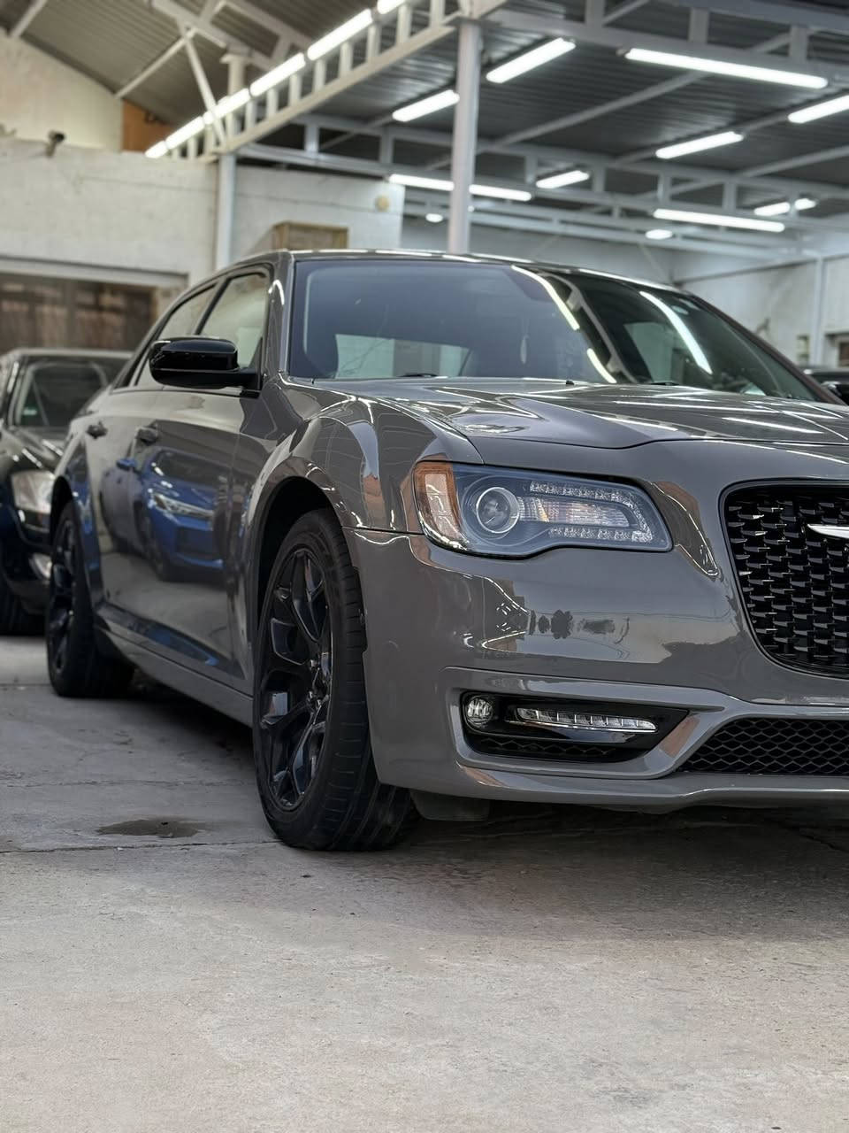 كراسيلر 300 تورنك2019
بدون اي قطعه صبغ 
دخول جديد على كتاب الضباط 
حادثها جاملغ ايمن عكس السائق 
مبدل نفس اللون
ماشية 19الف ميل حقيقي
رقم صلاح الدين 
السعر 255وبي مجال
مكان السياره الحلة شارع 40
شركة بريق الأتحاد لتجارة السيارات
للتواصل ***********
