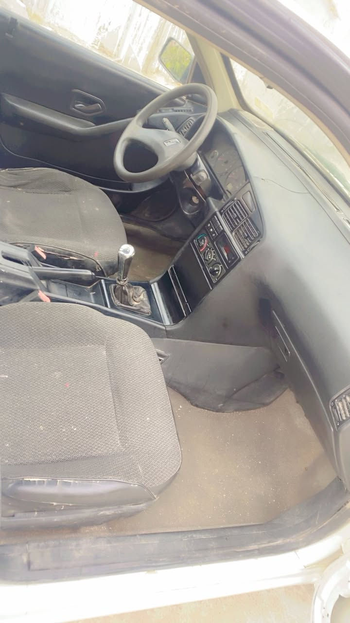 السلام عليكم بيجو روا موديل2010رقم بغداد انكليزي باسمي سياره جديده  مكفوله من ضربه و صبغ و لخياس شواصي مكفوله دوس مكفوله تحويل مباشر محرك جديد لا صرف ولا بخار صدر شاده مال كوري مشط ستيرن مال ياباني تخم تاير باتري جديد كهربايات شغالا تبريد شغال تدفئه شغاله بساره بيها بس لفان  ضعيف لنو كانت متروكه كثر من 4 سنوات  سياره بسمي رقم مميز بكاني بغداد شعب سعر سياره 35 
رقمي ***********
