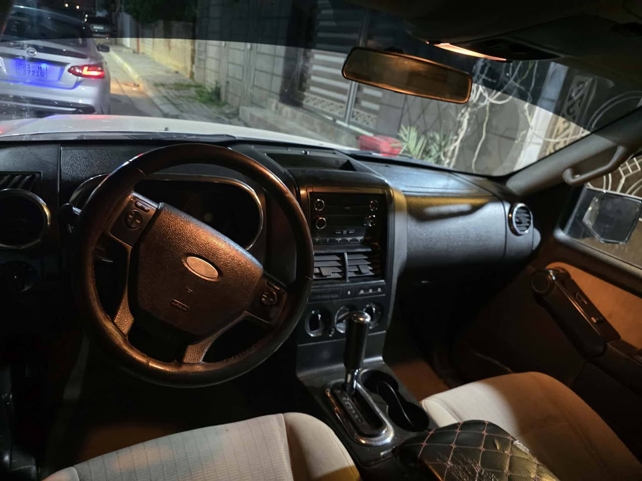 فورد اكسبلور موديل 2008
سياره كلين وضع شركه من دعاميه لدعاميه
رقم اربيل دولي لل 28 شرط تحويل وكاله
7-راكب تبريد مركزي بسقف -4 -قطع تبربد
شرط ثلج
داخل نظيف وجديد ومغلف
ريمونت قفل فتح سياره
صندوك خلفي ريمونت
كهربائيات كله شغاله 
كير محرك ظفيره بشرط
تخم تاير صدر امامي خلفي
اللون سلفر
تحكم ستيرن
اشاره ترحيب 
مابيها نقص الحمدلله مال جناي ترايها ناعم
السونار مرفق ويه الصور
السعر 97 وبيها مجال شويه
العنوان ديالى
استفسار *********** وبي وتساب
