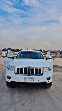 غراند شيروكي لاريدو • ٢٠١٣ • بنزين