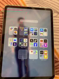 ايباد 11برو ماكس ذاكرة 256مفتوح مبدل بي شريط لمس فقط الشاشة الأصلية ما...