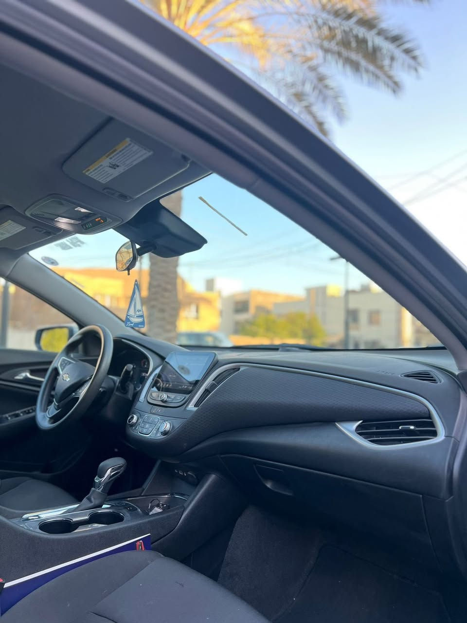 سلام عليكم ماليبو 2024 كامله بدون نقص دخول جديد LT السياره تبريد بيانو قطعتين تبريد تشغيل عن بعد بصمه لد امامي صور الحادث موجوده بالمنشور السعر 125$ وبيه مجال بسيط مكان السياره المنصور 

‭0771 429 3525‬
