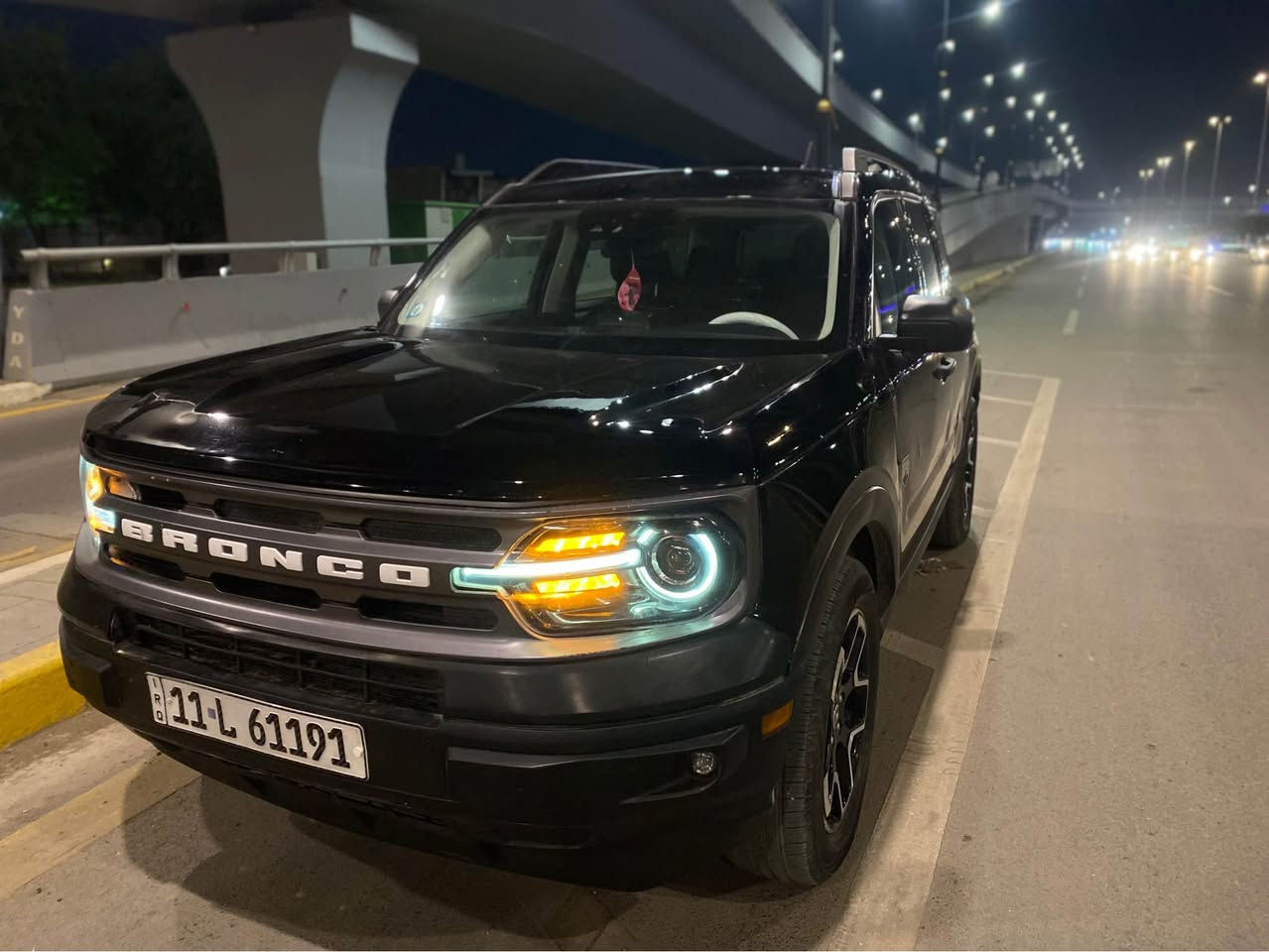 السلام عليكم 
للبيع او للمراوس حسب القناعة
فورد برونكو سبورت فول مواصفات عدا الفتحة 
السيارة بيها قطع ابيع عام صور حادثها بالمنشور بدون دواخل 
محرك1.5 توربو 
كير 8 نمر 
دفع رباعي دبل اكسل 
فئة big bend
تبريد قطعتين ثلج
تدفئة
حساسات خلفية 
كاميرا خلفية 
رمز الباب من فورد 
خمس مودات قيادة goat 🐐
شاشة ابل كاربلاي
حساسات مري ومسار وستيرن 
((ماشيه 66 الف كيلوا فقطط))
جنطة كبيرة 
اوتو ستوب + اوتو هولد 
سايد بريك دكمة 
كير ماوس 
و....الخ مواصفات فورد معروفة 
السيارة بيها نقص بالصدر بسيط يطلع صوت بسيط 
مكان السيارة بغداد الحرية 
رقم بغداد ورقمها حلو وتحويل او وكالة حاضر
السعر 135 وبيها مجال بسيط 
***********
*********** بغداد, العراق
