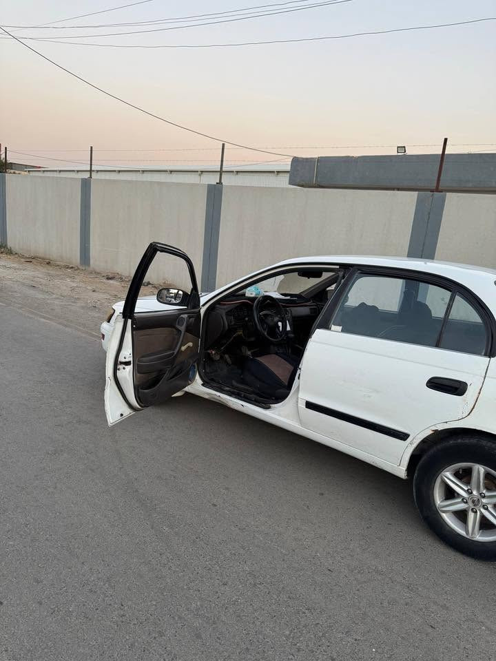 كورلا فرخ بطة موديل ٩٣ اللون ابيض
-نظيف - كير توماتيك -تدفئة وتبريد شغال فقط بحاجة غاز فقططط 

-٣ قطع صغار فقط فقط صبغ

-محرك مكينة فول نظافة 
هزة وسنوية جديدة وارقام انكليزي جديد وشرط التحويل 

للتواصل ***********
