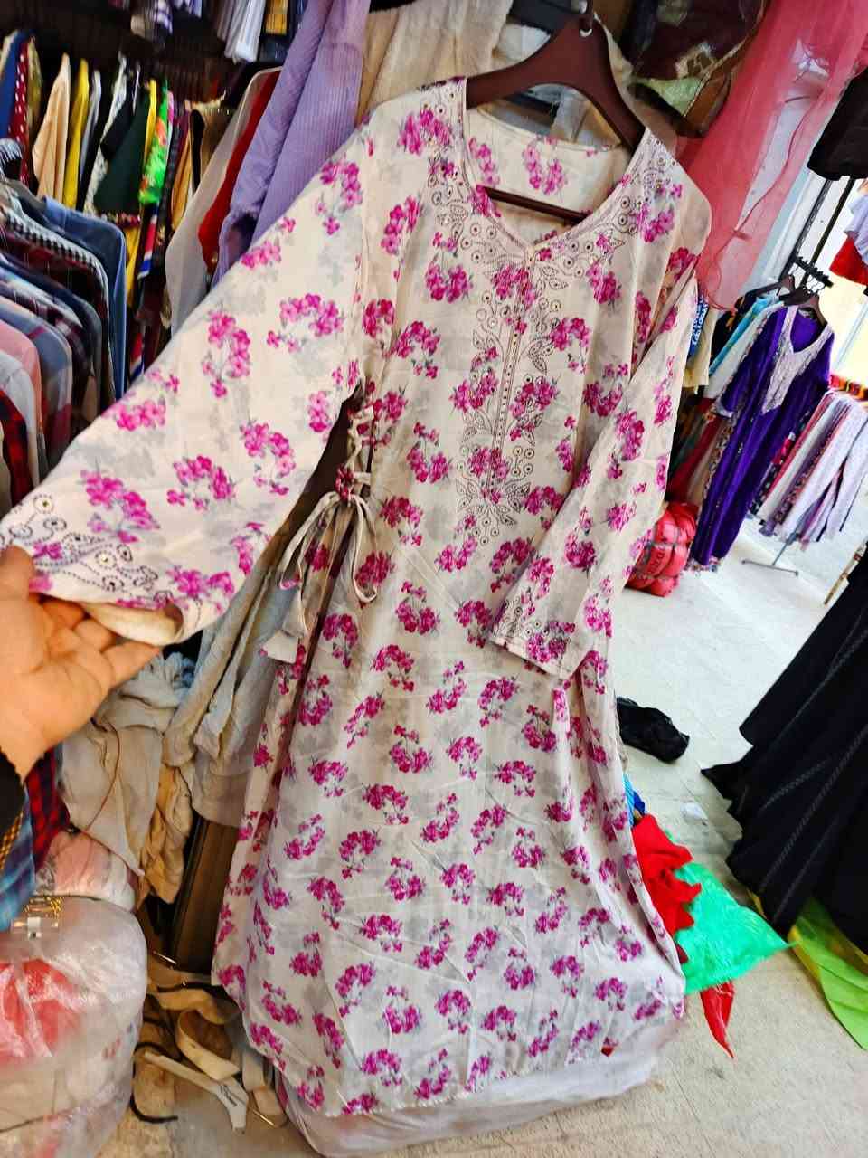 جمعه مباركه على الجميع يارب🤲
المحل مفتح بعد صلاه العشاء أن شاء الله
وصلنا كلابيه و دشداشه كشمير وكدري ومخور درجه اولى💥 جميع الأحجام متوفره العنوان موصل حي سومر بعد مطعم سومر ثالث فرع عل يمين أول محل بل فرع عل يسار أهلآ وسهلآ بل جميع👇
أكتب👈 تم ليصلكم كل ما هو جديد👇
للأستفسار***********
واتساب ***********
