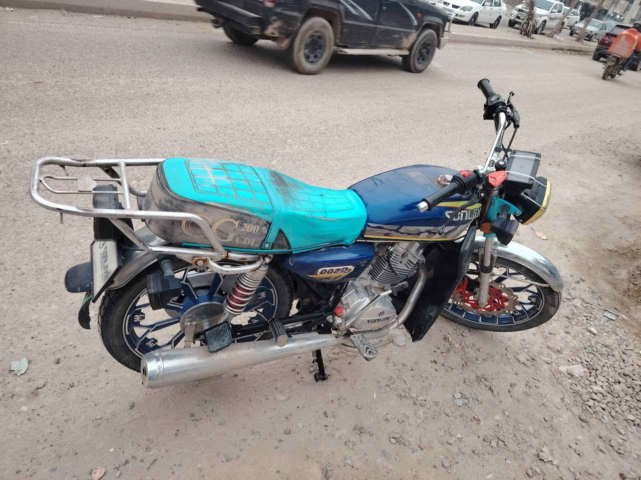 ٢٤ مامفتوح شوفت عينك على ٦٠٠ وبي بمجال
***********
