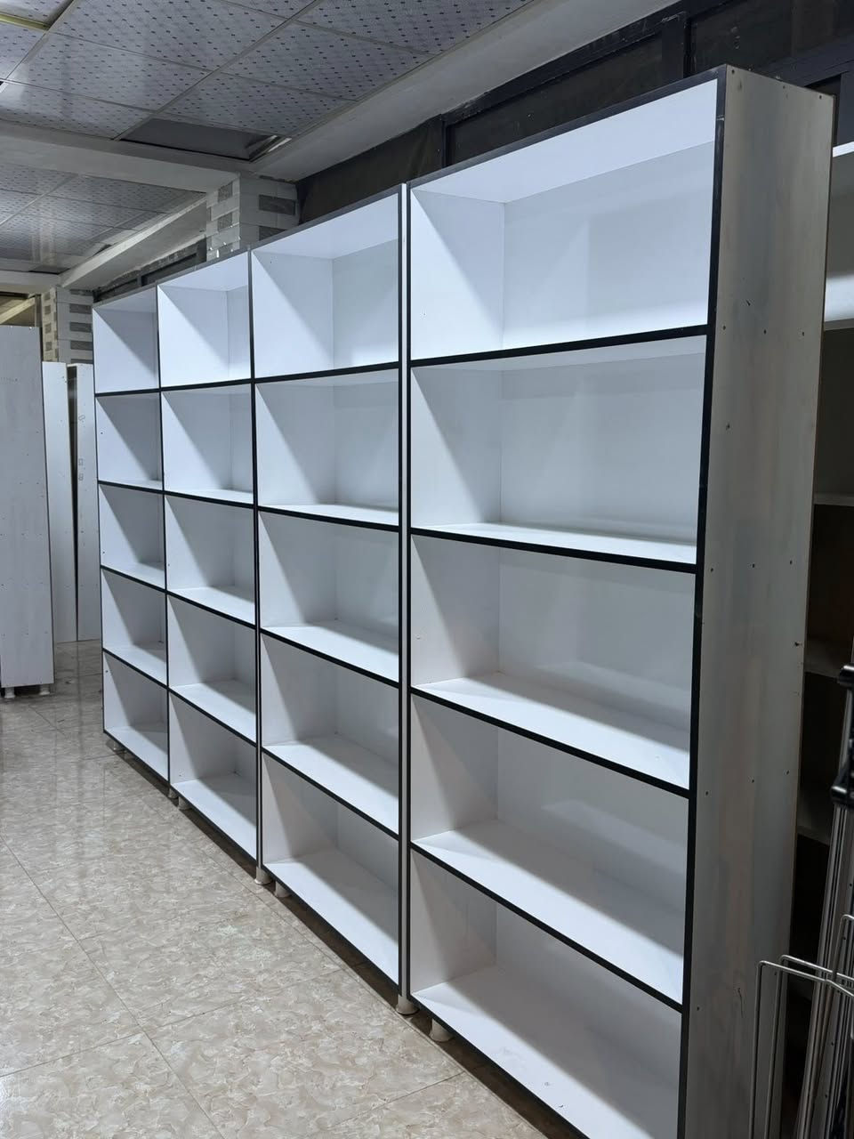 دیاکۆ بۆ دیکۆرات
ڕەفەی ئیم دی ئێفی تورکی کەم بەکار هاتوو وەک نوێی وایە پانی ۹٦ 
بەرزی ۲،۱۸ 
قوڵی ۲۹
۷ دانەیە قفڵی ٦٠ هەزار 

ناونیشان :- سەروچاوە بەرامبەر مزگەوتی عەزرەتی ئیبراهیم 
ژ.م ***********
