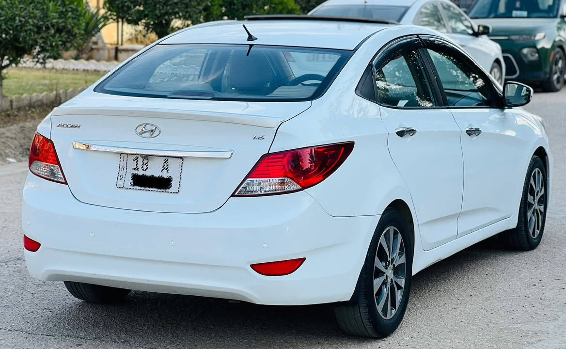 اكسنت 2014 وارد خليجي السياره فول مواصفات فتحه شاشه كامره حساسات خلفيه ويل كب كروم  بيها صبغ جاملغ وبنيد بدون دواخل السياره جاهزه من كلشي مابيها اي نقص مكينه 1600 دوش رقم السياره بابل دولي بأسمي مكان السياره حله حي المهندسين السعر 100 وبيها مجال للشراي للاتصال ***********
