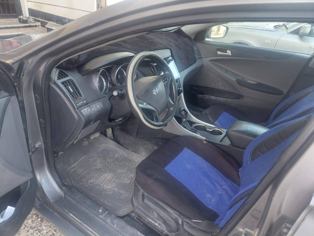 السلام عليكم سياره سوناتا موديل2011 للبيع
رقم انبار انگليزي مشروع وطني مكينه 2400 مكينه وكير وحداديه وتخم تاير وكهربائيات وتبريد وشواصي ولغود وحوض مكفولات السياره وارد امريكي حادثها چاملغ وبنيد بدون دواخل السياره مصبوغه عام للجماليه السياره جاهزه من كلشي السعر 84 وبيها مجال حگ الجيه رقم الهاتف..... 
***********
إخوان مكلف بالنشر غير متواجد ع النت
