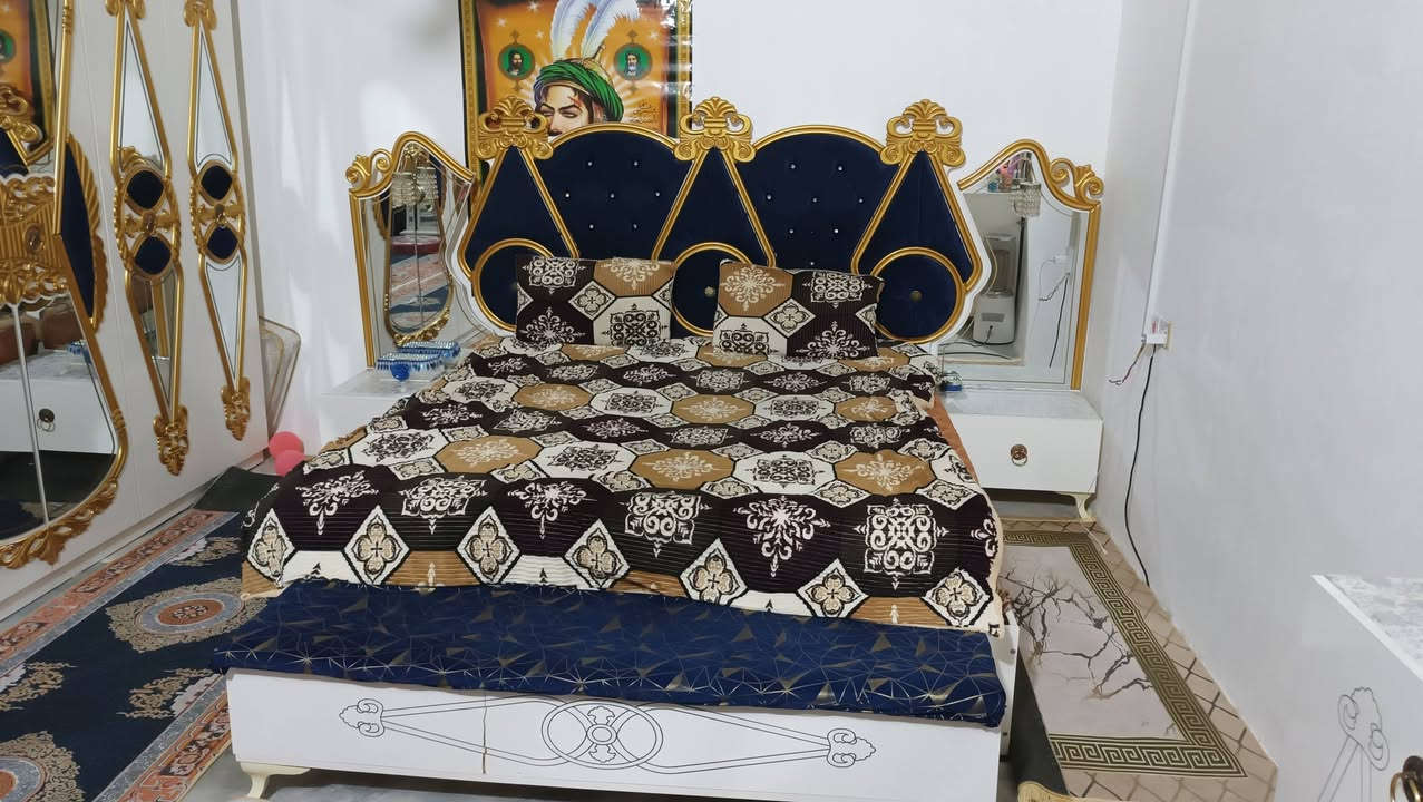 السلام عليكم غرفه 10قطع للبيع 
الغرفه كامله ونضيفه وما مفتوحه فقط مره وحده السعر مليون 1,000,000 للاستفسار الاتصال على الرقم ***********
العنوان البصره كرمه علي
