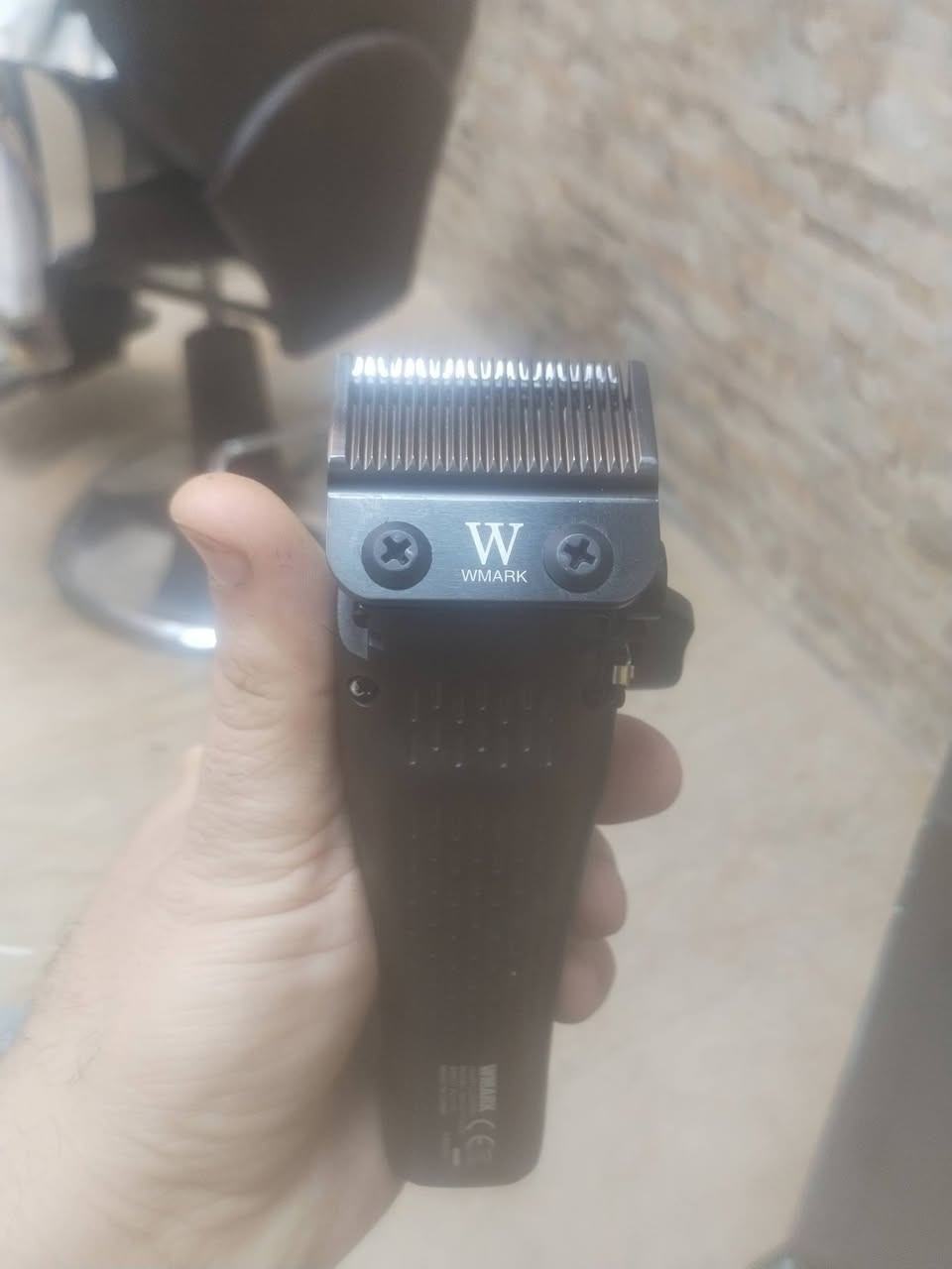 سلام عليكم عندي مكينة للبيع Wمارك نظيفة كلش الاتصال ***********
