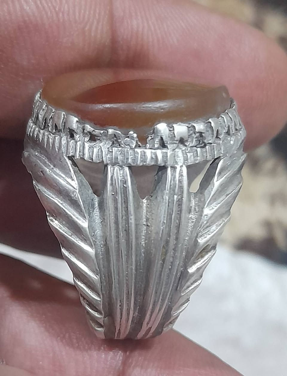 خاتم يماني قديم صياغه ثقيله جدا البيع


**إذا كنت صاحب هذا الإعلان وتريد حذفه لأي سبب، رجاءا أرسل رسالة إلى الدعم الفني**