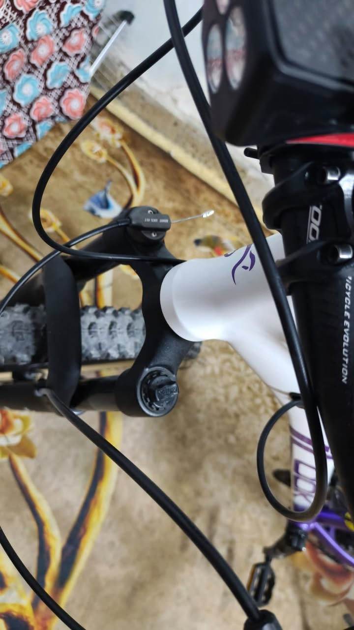 السلام عليكم دراجه هوايه.  حجم. 29صناعه كولمبي السعر الخاص وهاذه رقم بي واتساب ***********
