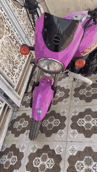 سلام عليكم 
دايوان نفخ فحل
موديل 2021
أوراق صولي مو ستنساخ 
مكفوله من كلشي دراجه حلوه 
محرك 200مامفتوح 
سعر1300 بيه مجال حك جيه
مكان صويره
رقم ***********
