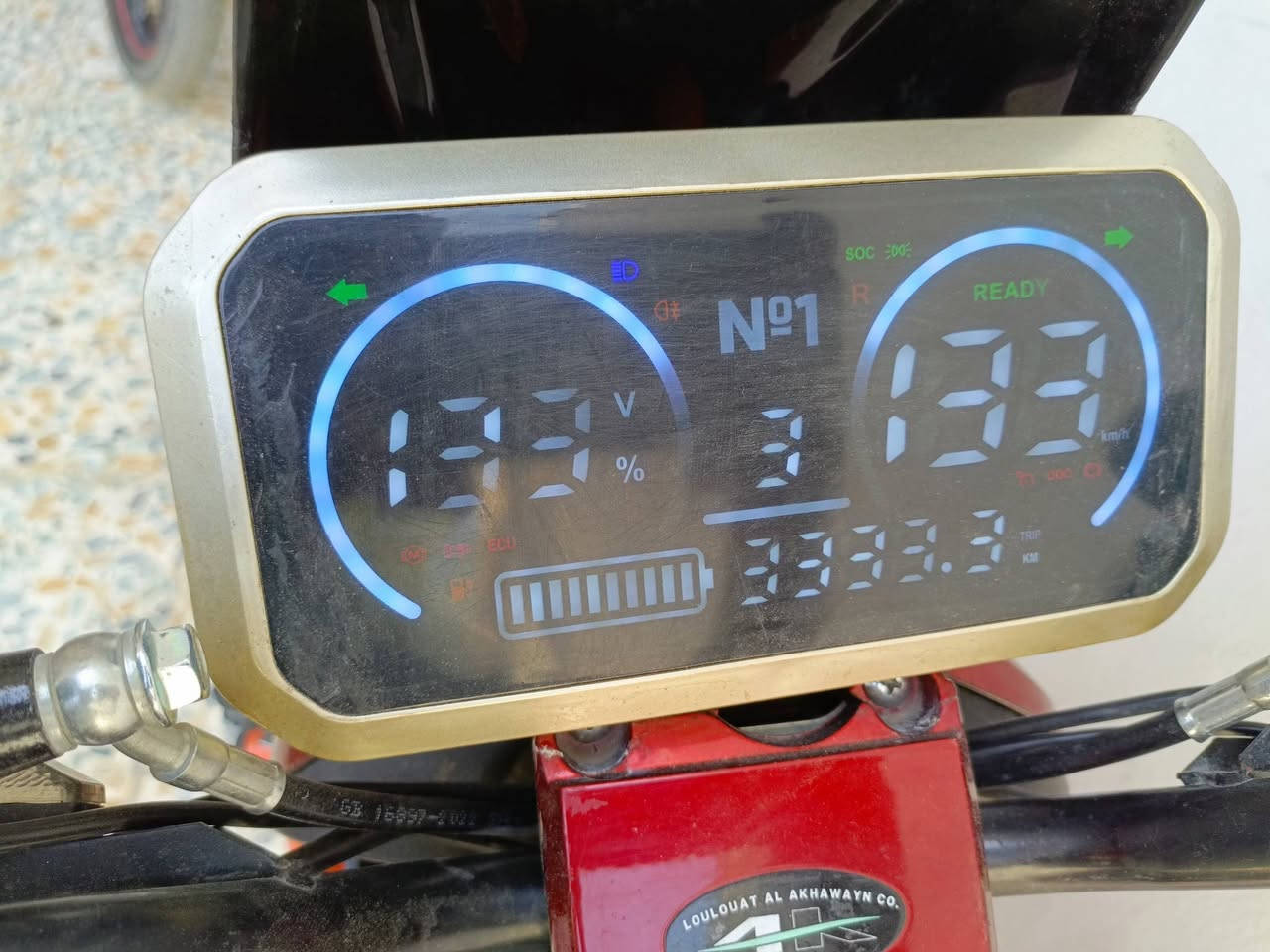 للبيع اكس 900 بطاريات نص عمر يودن ويجيبن بطاريات كبار السعر 300 وبي مجال شغال من كل شيء الاستفسار ***********
