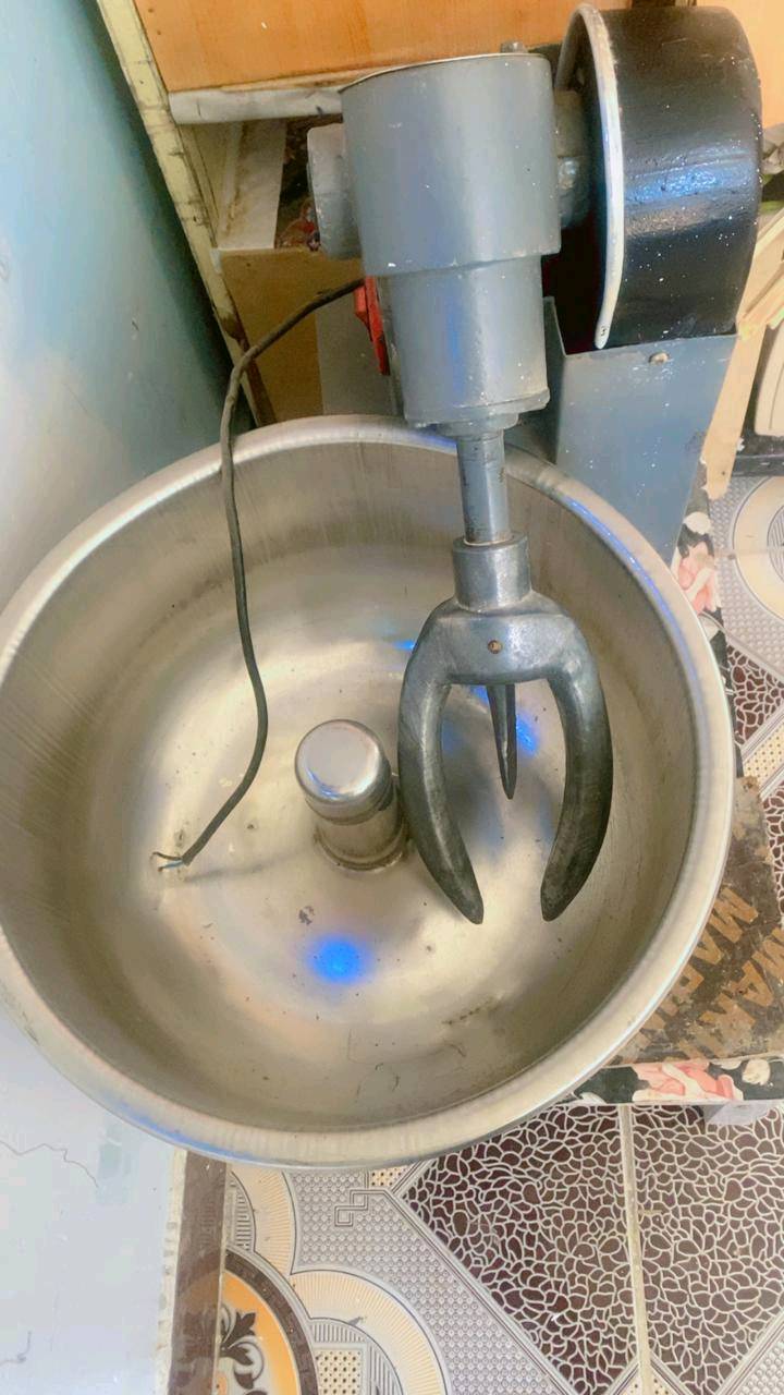 عجانه سعرها ١٥٠ الف وبيها مجال بطانيات عدد٢ نظيفات رسوم كارتون سعر الوحد ١٠ الاف