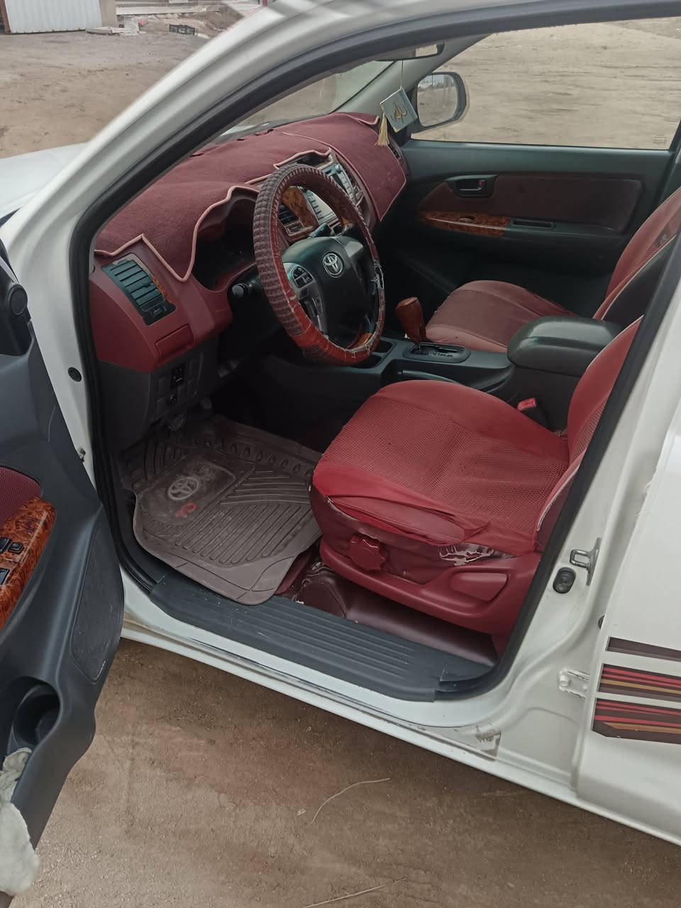 السلام عليكم فلاونزه موديل 2014 كويتي شاصي  19 رقم بصره نكليزي  بسمي جاهزه للتحويل  بيه باب مبدل ولدوسه بيه صبغ  والباقي مكفول السنويه لغايه 28 تنتهي للبيع السعر 190 وبيه مجال كير ومكينه وحداديه كفاله تخم تاير سبير  السياره ماناقصه برغي كلشي جاهز بيه *********** البصره الدير
