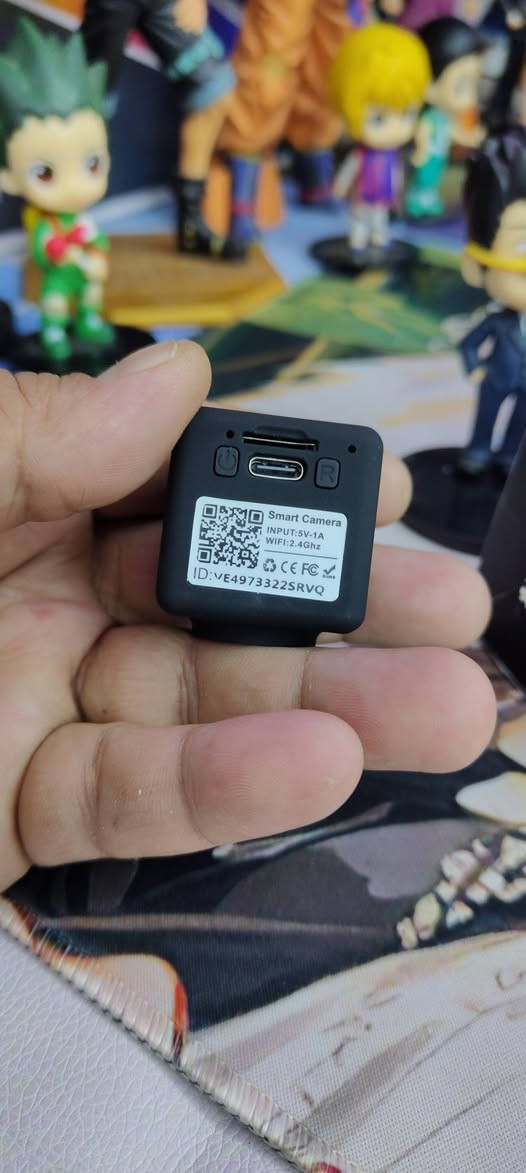 كاميرا مراقبة لاسلكية صغيرة جداً (Mini Spy/Security Camera) تدعم الاتصال اللاسلكي عبر Wi-Fi للمراقبة عن بُعد من خلال تطبيقات الهواتف الذكية (مثل تطبيق FOWL).
جودة فيديو عالية الدقة  FOLL HD تعمل بالأشعة تحت الحمراء لتصوير واضح في الظلام.
كشف الحركة: تحتوي على مستشعرات ترسل تنبيهات فورية للهاتف عند رصد أي حركة تأتي ببطارية مدمجة قابلة لإعادة الشحن، وتصميم مكعب صغير يسهل إخفاؤه في أي مكان.
السعر 8 الف


**إذا كنت صاحب هذا الإعلان وتريد حذفه لأي سبب، رجاءا أرسل رسالة إلى الدعم الفني**