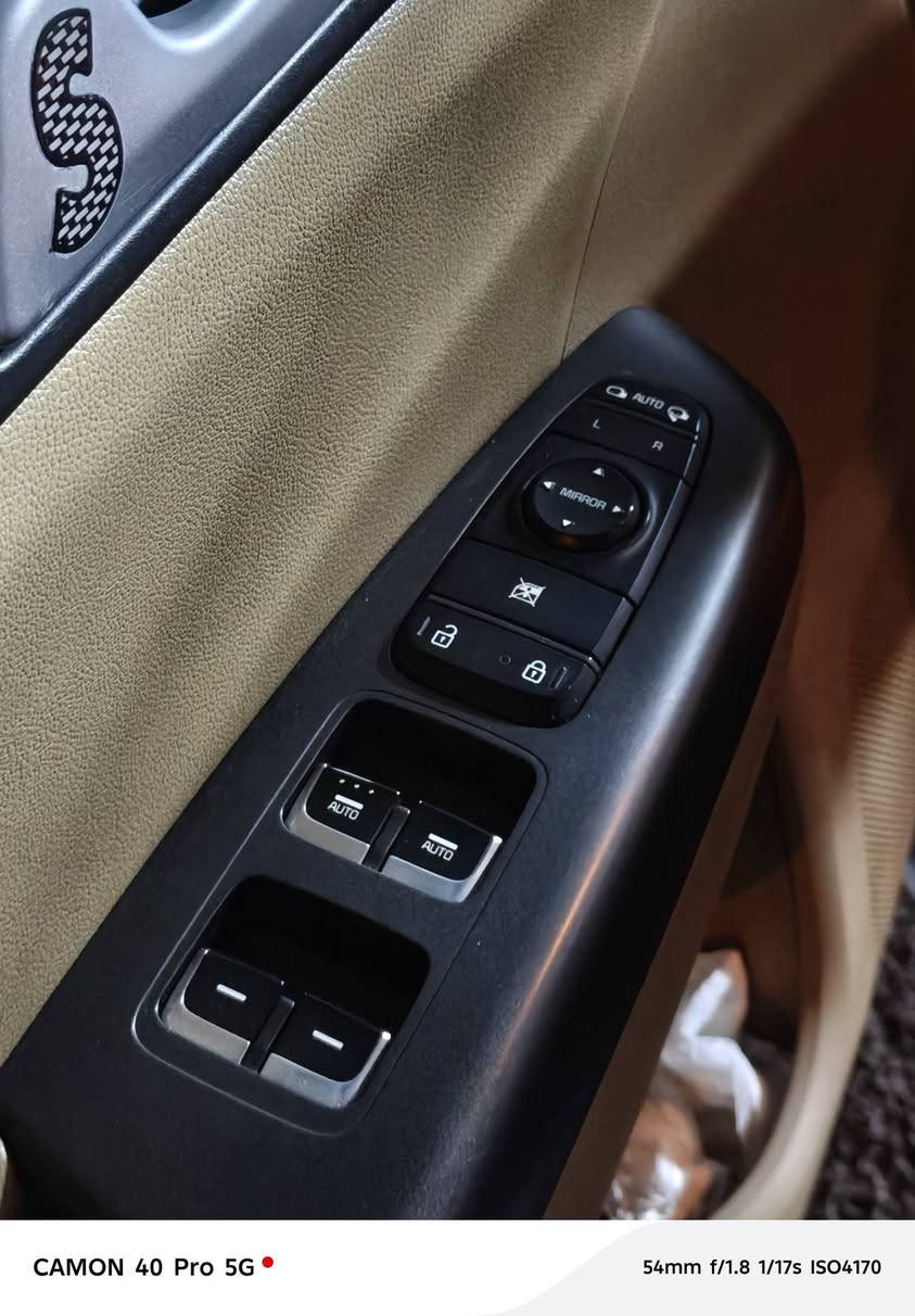 للبيع فقط كيا سبورتج خليجي ٢٠٢١ سياره جديده مكفوله كفاله عامه عده مكانين بارد موضحات بالصور شخط ومصلح تصليح بسيط رقم بغداد دولي بأسمي
نص مواصفات
سويج
كامره خلفيه دواره 
كشنات كهرباء
داخل جوزي
مري شفط 
اشاير بلمري 
حساس خلفي 
مكاني بغداد بسماية 
السعر ٢١٠ وبيها مجال بسيط
***********
