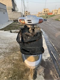 ماطور بزون مكينة مابيها شي فقط الهندر عاطل ، الكشر تعبان السعر50 الف ب...