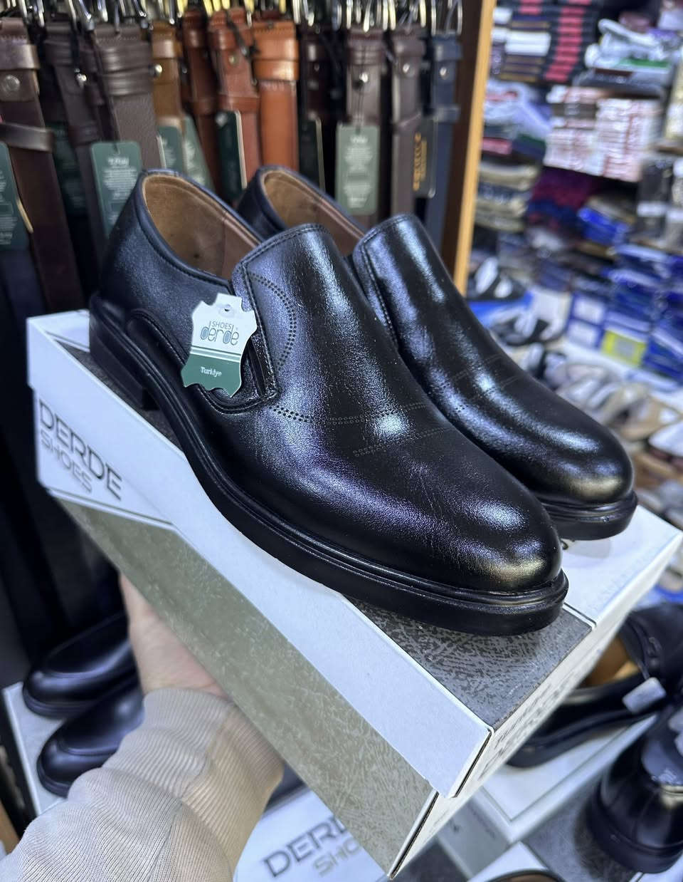 #جديد 💥🌟#محل_الأخوة_للألبسة_الرجالية
🛑حذاء تركي درجة اولى
🛑 تركي المنشأ
🛑طبي خفيف 100‎%‎
🛑القياسات ( 40-41-42-43-44-45)
—————————-—————————
العنوان / طوز - شارع الاطباء - محل الأخوة (محل حجي شريف)
لمزيد :- *********** واتساب
