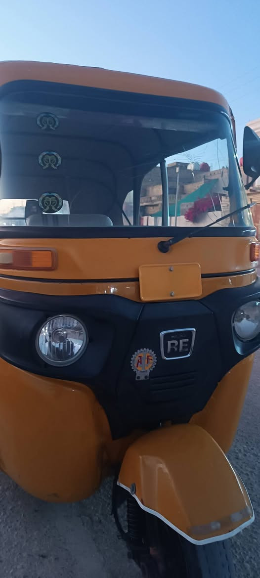 تكتك 21رقم وسنويه تكتك دوس معمره توتير جبليه كهربائيات جدد ضفاير جديده
محرك بس زنجبيل كلاجات جدد ولباقي مكفول لا صبغ ولا معجون فقط دوس معمره ومحرك كفاله ***********
