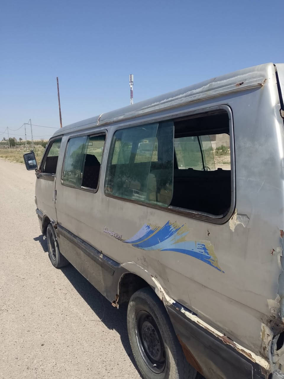السلام عليكم سياره للبيع بسته راعيها موجود ماكينه وقير مكفولات 14 ورقه وبيها مجال بكاني بغداد الشعله *********** 🕸️
