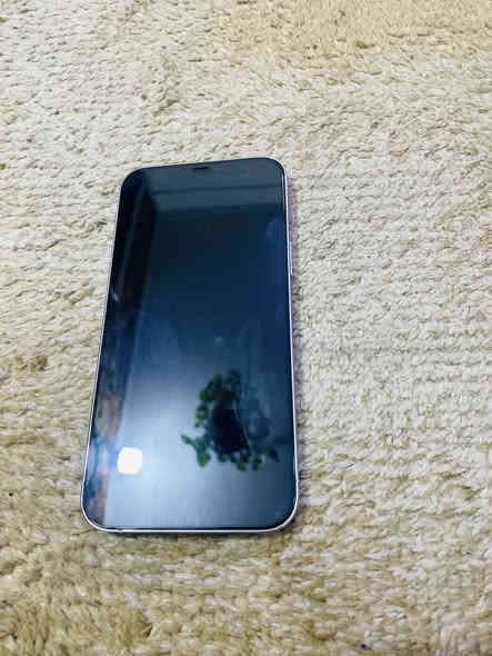 سلام عليكم تلفون البيع ايفون ١٢ برو ماكس ذاكره ٢٥٦بطاريه ٧٣ تلفون نظيف مابدل بيه ايي شي جهاز بلادي السعر ٥٠٠ الف والستفسار اتصال ع رقم *********** .
