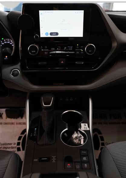 السلام عليكم
تويوتا هايلاندر هايبرد خليجية مكفوله من الشخط والرصعة والصبغ 
وكالة عبداللطيف جميل 
السيارة وضع الشركة جديده 

موديل 2023

رقم بغداد 

فئة GLE

فتحة سقف 

فور ويل 

حساسات 

تحكمات استيرن 

مانع تصادم 

تحديد مسار 

قيادة ذاتيه 

بردات خلفيه 

كرسي كهرباء 

وضعيات قيادة 

ابل كاربلي اندرويد اوتو 

السعر 47 مليون 

***********
