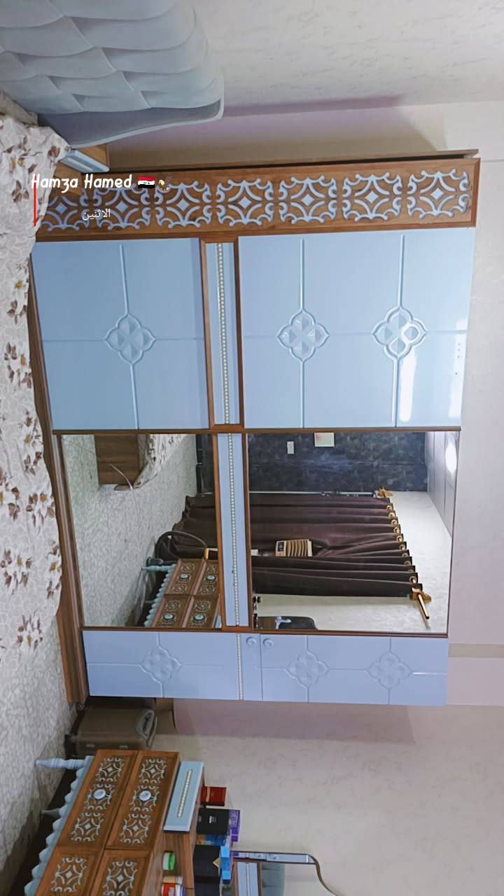 غرفه نوم ٧ قطع تركي خشب ثقيل
بيه الجامه مال كنتور مفطور يتبدل عادي
وبيها ضرر جوه السرير همين بسيط 
بدون دوشك 
سعره ٣٧٥ قفل من الاخير مكاني بغداد الدوره 
***********
