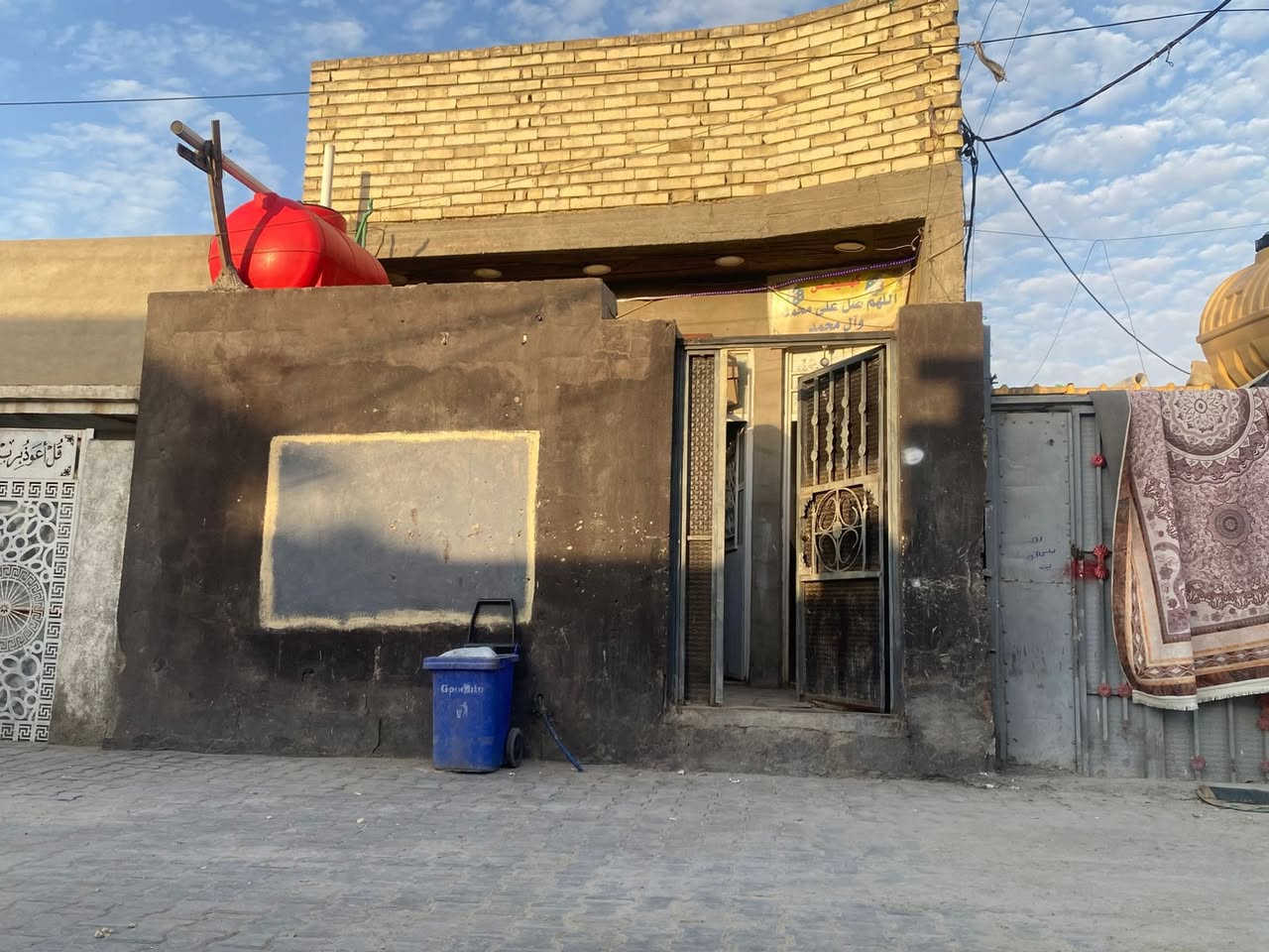 بيت للبيع 100 متر حي البساتين شارع التكاتك قرب البستان السعر 65 وبي مجال


**إذا كنت صاحب هذا الإعلان وتريد حذفه لأي سبب، رجاءا أرسل رسالة إلى الدعم الفني**