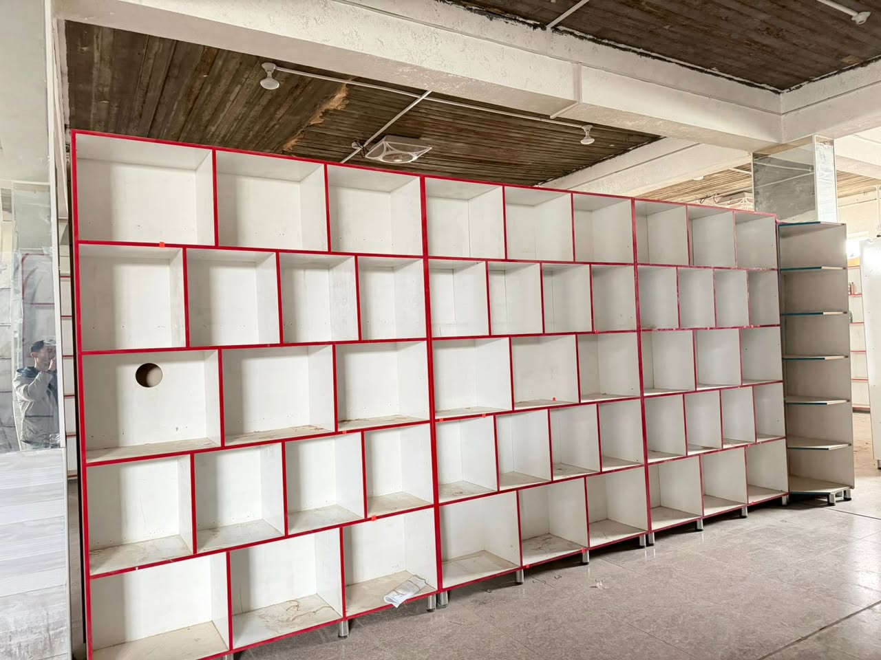 السلام عليكم.فاترينات HDFتصفيه مخازن درجه اولى الوزن ٩٠كميه كبيره من اجودانواع الفاترينات اي استفسار اتصال عله الرقم بي واتساب ***********
