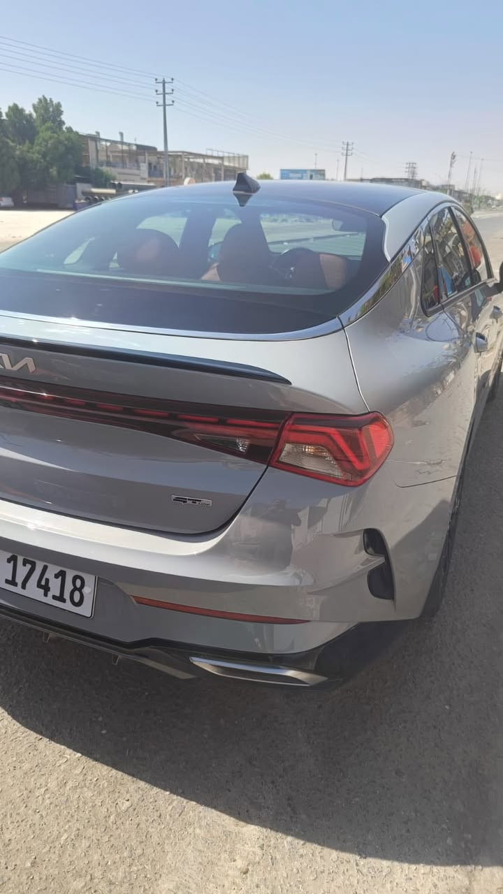 السلام عليكم ورحمة الله

Kia K5 gt-line 1.6T 
AT 8-speed 
AWD 

فول مواصفات 1/1

- داخل احمر 🟥
- رادار امامي
- مثبت سرعة تفاعلي
- بانوراما
- تدفئة كشن 
- تدفئة ستيرن
- تثبيت مسار
- تنبيه ستيرن

تريدهه فور ويل تريدهه تو ويل اكسلهه موجود والكاردن موجود . 

السيارة مكينة وكير كفالة عليهه سيرفس كامل من الجزيرة دهن ليكي مولي الاصلي كل 5 الاف + تبديل دهن كير valvoline الاصلي لأن السيارة مشت 70،000 وقابلة للزيادة 

السيارة حادثهه 3 قطع بنيد وجاملغين اماميات 
حادثهه غريب شوي امامي بس سطحي وبنفس الوقت بيهه رصعة خفيفة باللغد وما صلحتهه لأن متسوه ، السيارة من المزاد لبيتنا على ايد وحدة 

صور الحادث والسعر خاص وانا بخدمتكم 

مكان السيارة : 📍 البصرة 

***********
