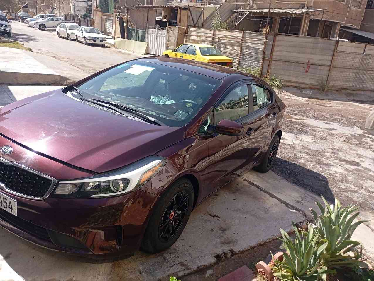 كيا فورتي 2017 كير عادي كير عادي 7 نمر محرك 2000 دوش السيارة جديدة ماشيه 45 الف بسمي. تحويل ثاني يوم ارقام  انكليزي بغداد  تخم تأثير باتري كهربائيات تبريد تتدفه كلها وضع شركه السيارة كامله الحمدلله بدون نقص. بيها ضبغ صفحه اليمنه من امريكا سعرها 110 يعني شدة وعشرة وبيها مجال مكانها بغداد *********** بي واتساب اذا تشوف السعر ميفيدك اتركها والله يرزقك بغيرها واترك كلام طيب Colombo, Sri Lanka
